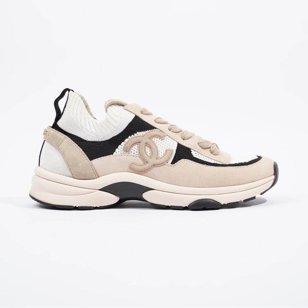 AUTHENTIC Chanel Sneakers Knit and Suede Runners White Light Pink and Black 41
